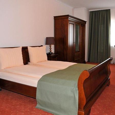 Hotel TEX Club Botoşani Buitenkant foto