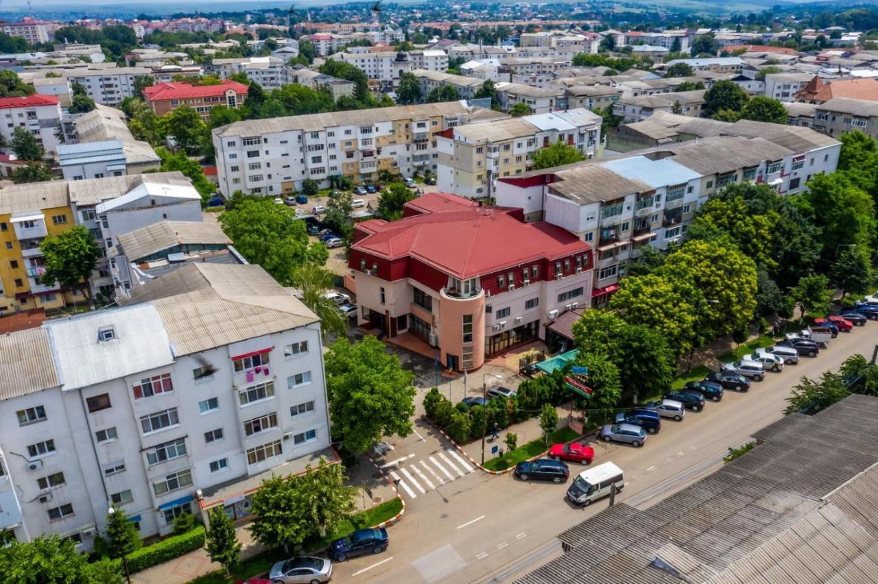 Hotel TEX Club Botoşani Buitenkant foto