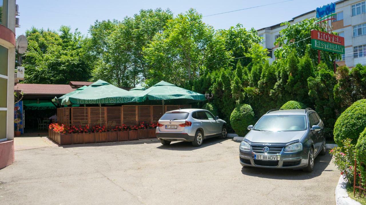 Hotel TEX Club Botoşani Buitenkant foto