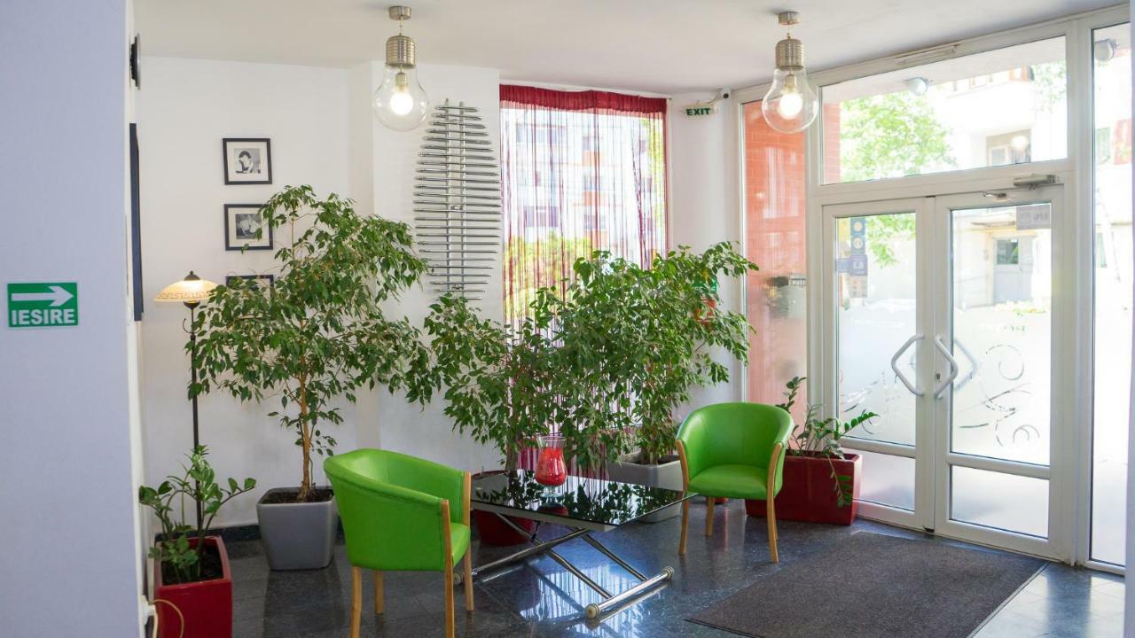Hotel TEX Club Botoşani Buitenkant foto