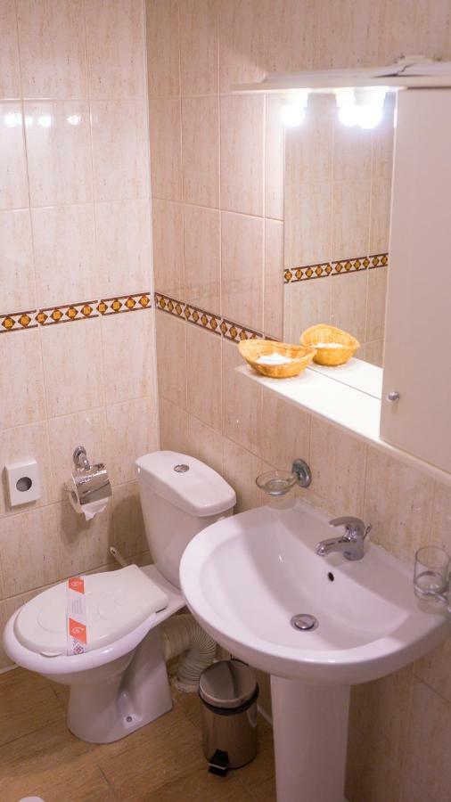 Hotel TEX Club Botoşani Buitenkant foto