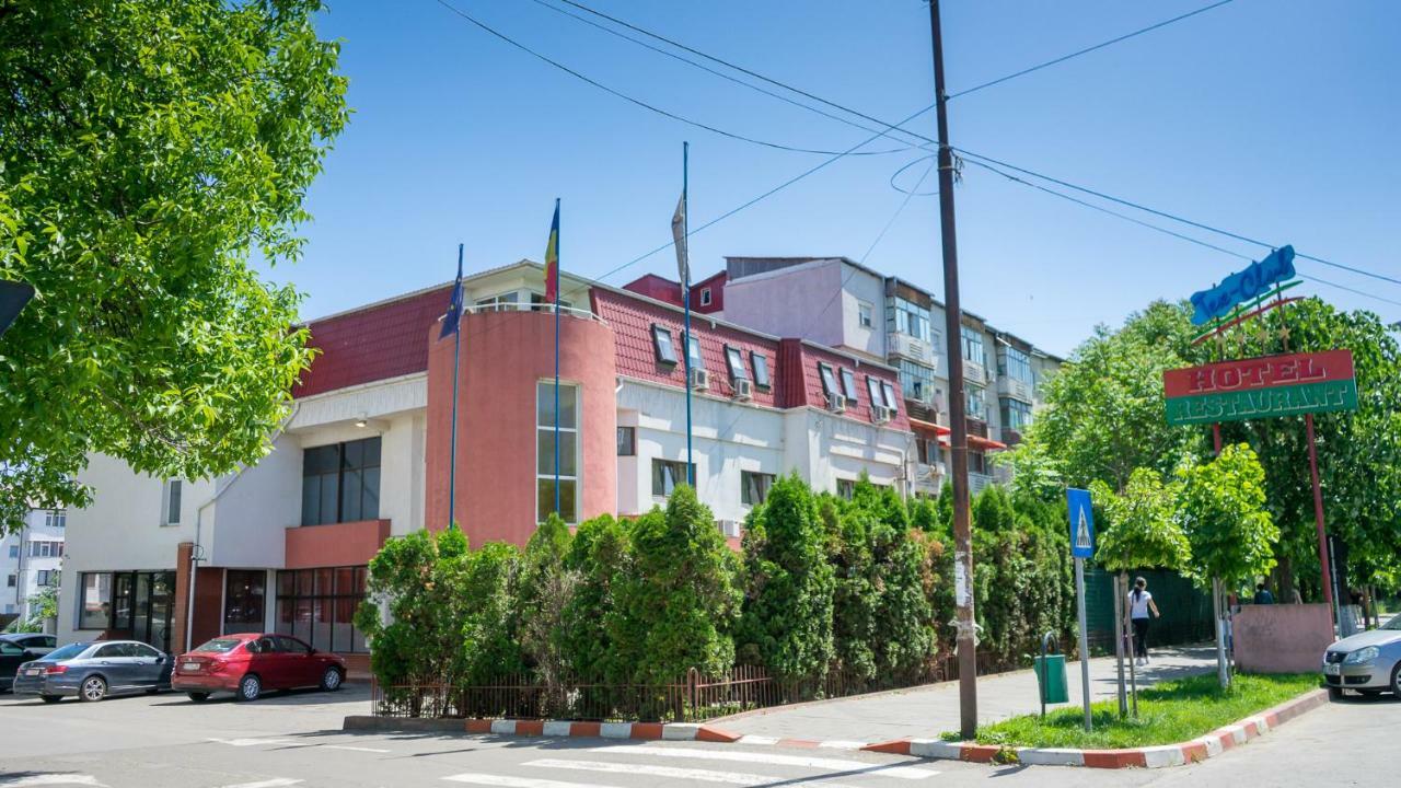 Hotel TEX Club Botoşani Buitenkant foto